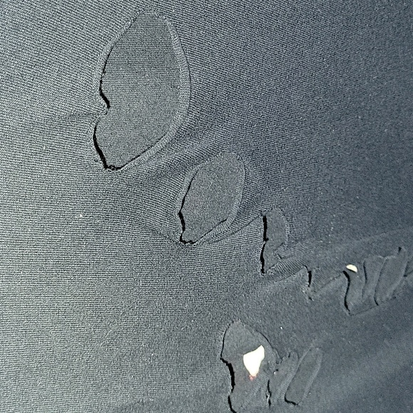 Kylie & Kendall Distressed Tee 📸 - Picture 10 of 10